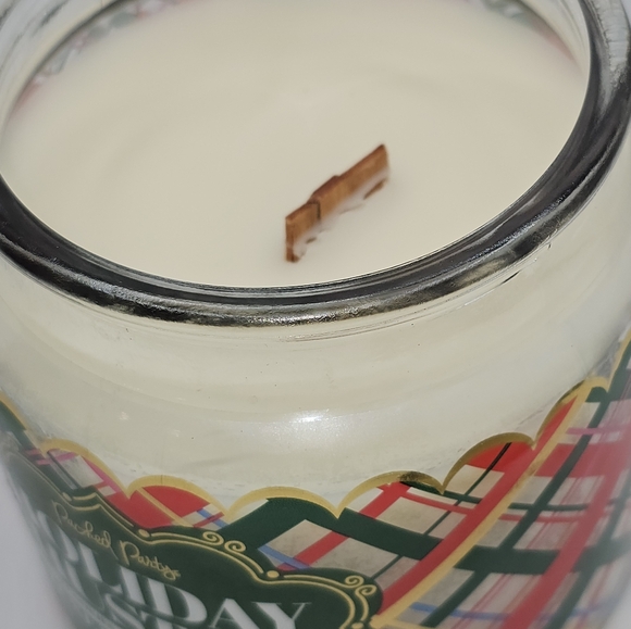 Xmas New Warm Cookies & Vanilla 14oz wood wick candle - Picture 2 of 4